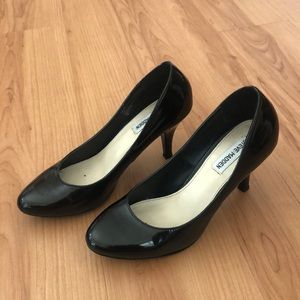 Black Steve Madden pumps